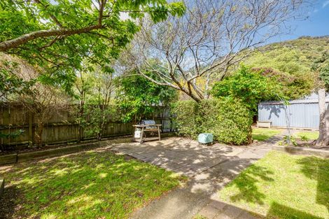 Photo of property in 75 Marine Parade, Eastbourne, Lower Hutt, 5013