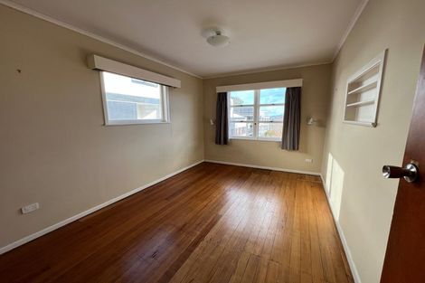 Photo of property in 9 Lewis Road, Pakuranga, Auckland, 2010