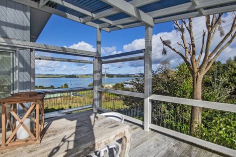 Photo of property in 22 Oxford Street, Whakapirau, Maungaturoto, 0583