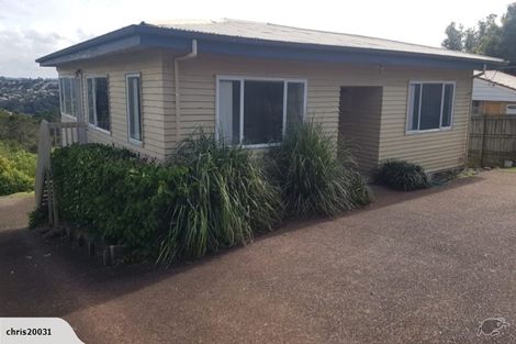 Photo of property in 320 Glenfield Road, Glenfield, Auckland, 0629