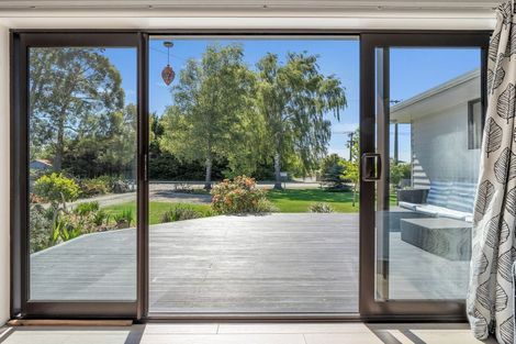 Photo of property in 89 High Street, Oxford, 7430