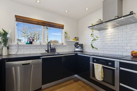 Photo of property in 6 Wingate Street, Redwood, Christchurch, 8051
