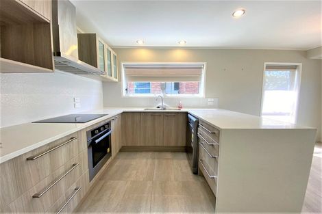 Photo of property in 2 Fortunes Road, Half Moon Bay, Auckland, 2012