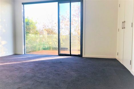 Photo of property in 1/14 Rothesay Bay Road, Rothesay Bay, Auckland, 0630