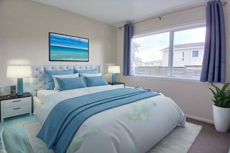 Photo of property in 7c Cheyne Walk, Newlands, Wellington, 6037