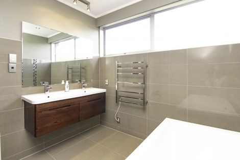 Photo of property in 43 Dittmer Drive, Awapuni, Palmerston North, 4412