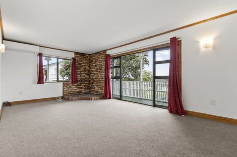 Photo of property in 1 Francis Curtis Avenue, Blockhouse Bay, Auckland, 0600