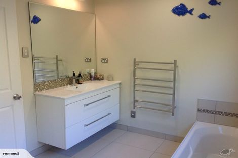 Photo of property in 18 Churchill Drive, Taradale, Napier, 4112