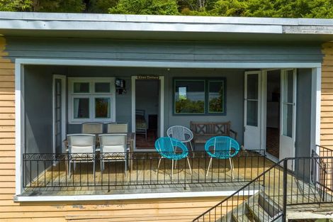 Photo of property in 1974 Queen Charlotte Drive, Momorangi Bay, Picton, 7281