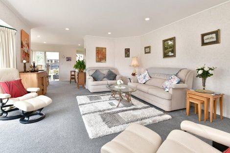 Photo of property in 188 Lakeside Drive, Orewa, 0931