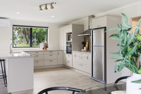 Photo of property in 2 Beachwater Drive, Papamoa Beach, Papamoa, 3118