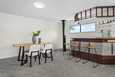 Photo of property in 3 Cheam Place, Pakuranga Heights, Auckland, 2010