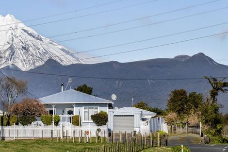Photo of property in 2 Hurworth Road, Hurworth, New Plymouth, 4371