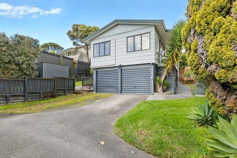 Photo of property in 15a Ngahere Views, Orewa, 0931