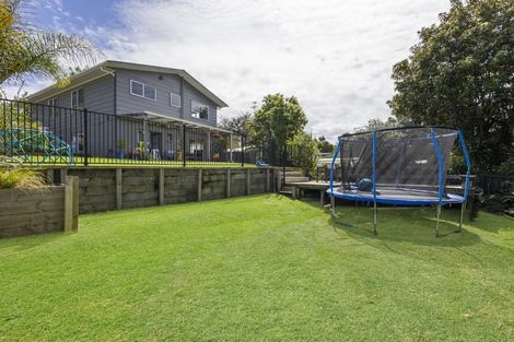 Photo of property in 10 Finn Place, Totara Vale, Auckland, 0629