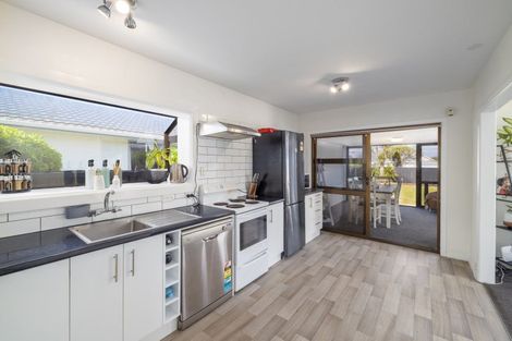 Photo of property in 2/528 Marine Parade, South New Brighton, Christchurch, 8062