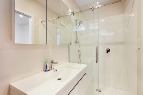 Photo of property in 9 Banksia Place, Goodwood Heights, Auckland, 2105