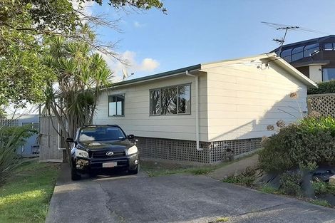 Photo of property in 15 Orchard Road, Browns Bay, Auckland, 0630