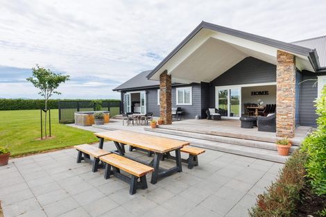 Photo of property in 167 Oroua Road, Kairanga, Palmerston North, 4475