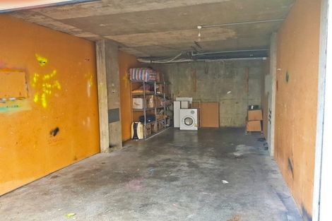 Photo of property in Melksham Towers, 201/131 Brougham Street, Mount Victoria, Wellington, 6011