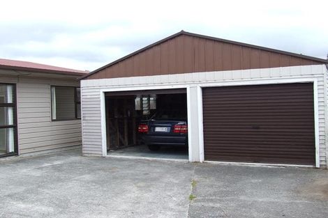 Photo of property in 14 Tamariki Avenue, Kelston, Auckland, 0602