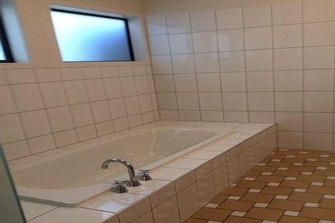 Photo of property in 222 Oriental Parade, Oriental Bay, Wellington, 6011