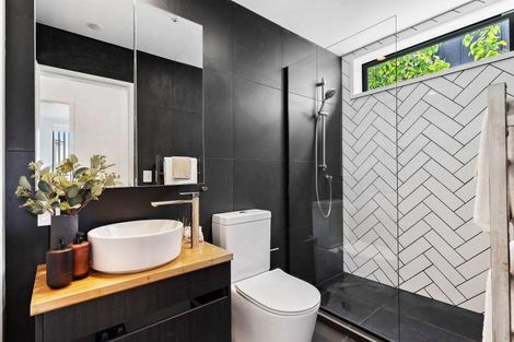 Photo of property in 4/169 Hobsonville Point Road, Hobsonville, Auckland, 0616