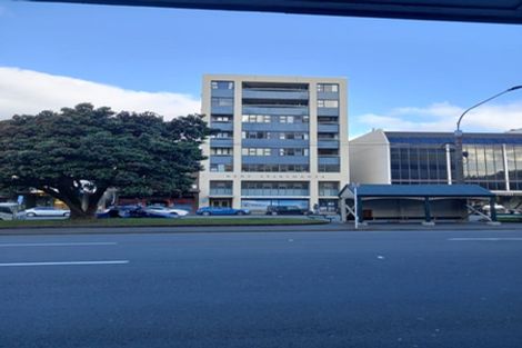 Photo of property in 17 Kent Terrace - Kent Apartments, 4e/16 Kent Terrace, Mount Victoria, Wellington, 6011