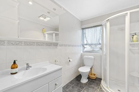 Photo of property in 3 Wharf Road, Te Atatu Peninsula, Auckland, 0610