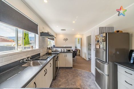 Photo of property in 5 Harvard Grove, Totara Park, Upper Hutt, 5018