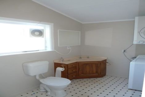 Photo of property in 10 Levy Street, Mount Victoria, Wellington, 6011