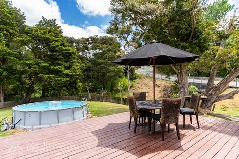 Photo of property in 17 Franklin Road, Paparoa, 0571
