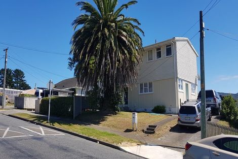 Photo of property in 20-22 Sievers Grove, Cannons Creek, Porirua, 5024