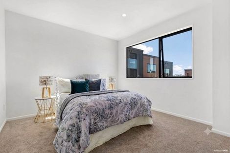 Photo of property in 3/62 Highland Drive, Highland Park, Auckland, 2010