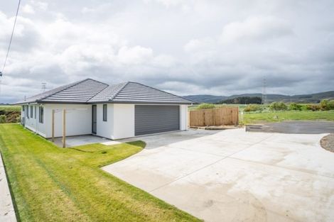 Photo of property in 35 Silicon Way, Fitzherbert, Palmerston North, 4410