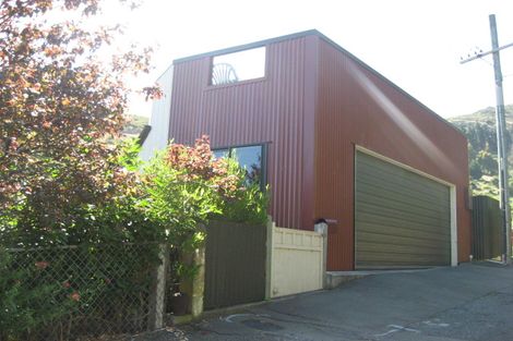 Photo of property in 17 Selwyn Road, Lyttelton, 8082