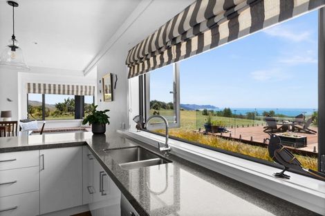 Photo of property in 63 Waipuka Road, Waimarama, Havelock North, 4294