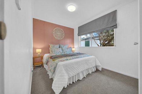 Photo of property in 9 Serwayne Place, Sunnyvale, Auckland, 0612