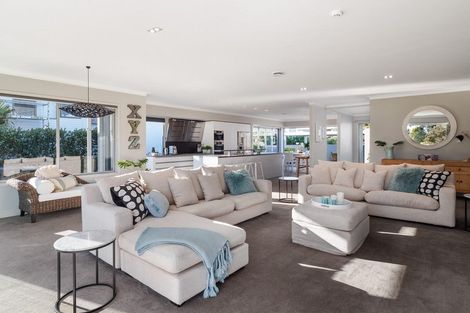 Photo of property in 194 Oceanbeach Road, Mount Maunganui, 3116