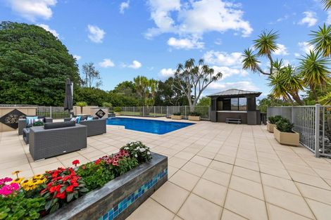 Photo of property in 7 Burgundy Park Avenue, Henderson, Auckland, 0612