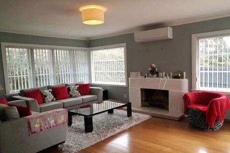 Photo of property in 61 Eastglen Road, Glen Eden, Auckland, 0602