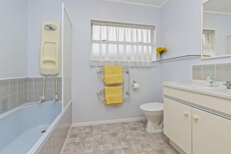 Photo of property in 33b Kirby Street, Glendene, Auckland, 0602