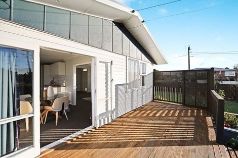 Photo of property in 2 Mabian Crescent, Deanwell, Hamilton, 3206