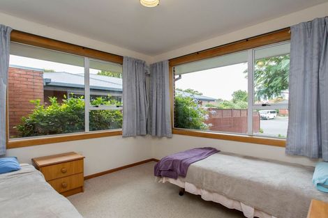 Photo of property in 2/15 Tuscany Place, Beckenham, Christchurch, 8023