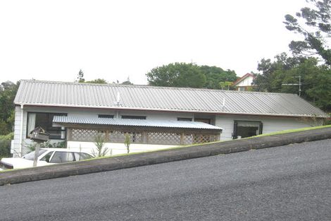 Photo of property in 4/1 Cheval Drive, Totara Vale, Auckland, 0629