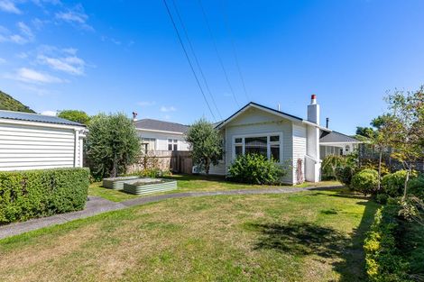 Photo of property in 254 Muritai Road, Eastbourne, Lower Hutt, 5013