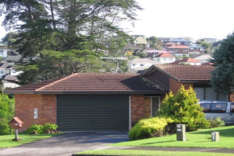 Photo of property in 27 Woodview Rise, Botany Downs, Auckland, 2010