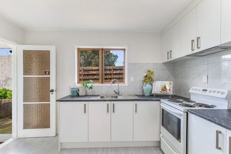 Photo of property in 1/15 Evans Road, Glen Eden, Auckland, 0602