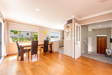 Photo of property in 6 Erlestoke Crescent, Churton Park, Wellington, 6037