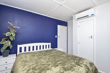 Photo of property in 10 Fairbrother Street, Carterton, 5713